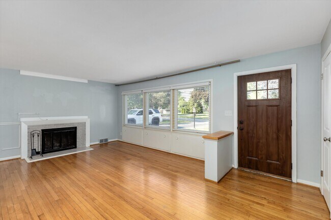 Foto del edificio - 4047 Ledgestone Dr