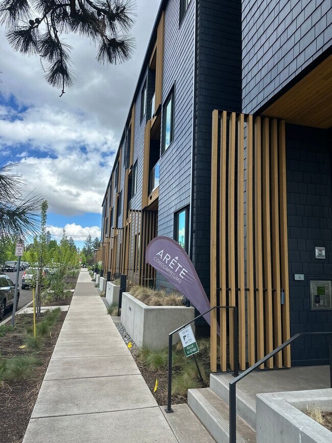 Building Photo - Modern Luxury Condo in the Heart of Vibrant NWX!