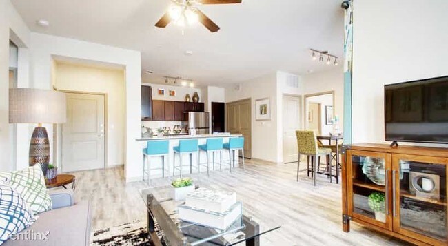 Foto del edificio - 2152 Falcon Village Ln