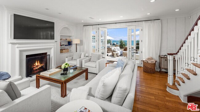 Foto del edificio - 23450 Malibu Colony Rd
