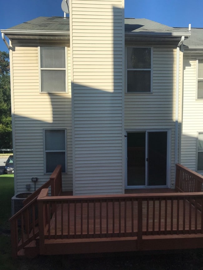 Building Photo - 1101 Kelfield Dr