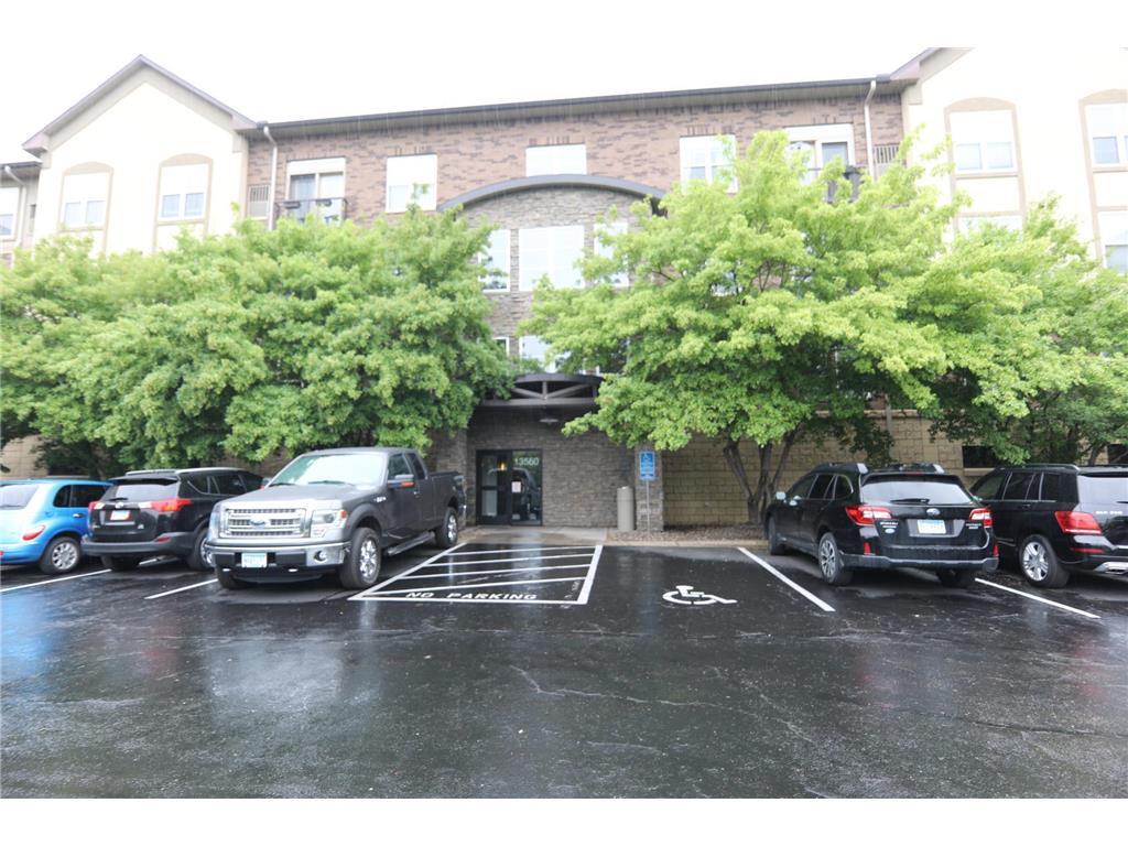 13560 Technology Dr. Unit 1221, Eden Prairie, MN 55344 Room for Rent