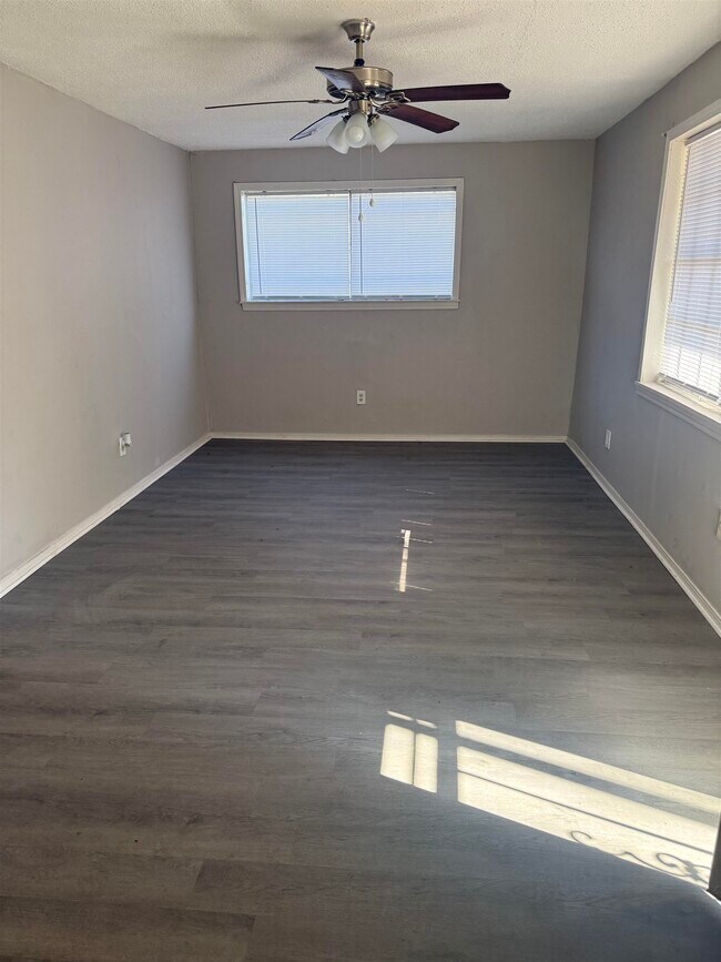 Foto del edificio - 273 Gaston Ave