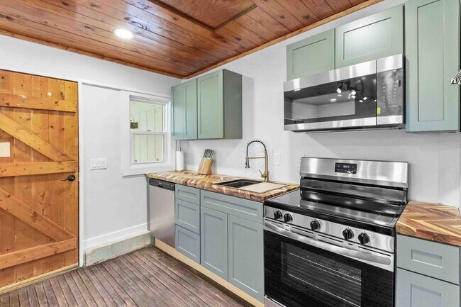 Foto del edificio - 124 Glad Tidings Ln