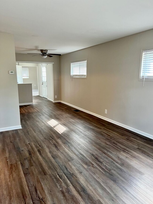 Foto del edificio - 3271 Rinda Ln