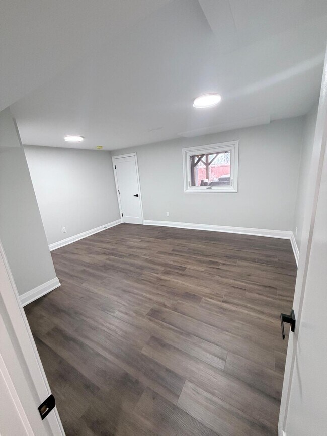 Photo du bâtiment - 604 Farwell Cres