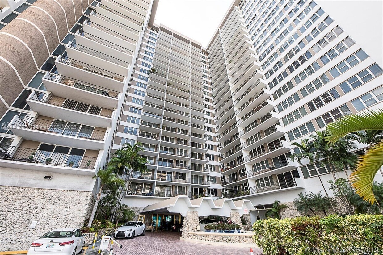 2030 S Ocean Dr Unit 2105, Hallandale Beach, FL 33009 Condo for Rent