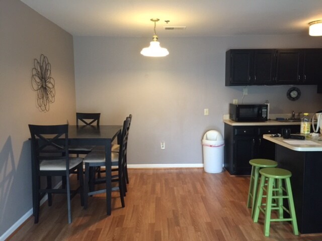 Kitchen - 205 Simpson Ave