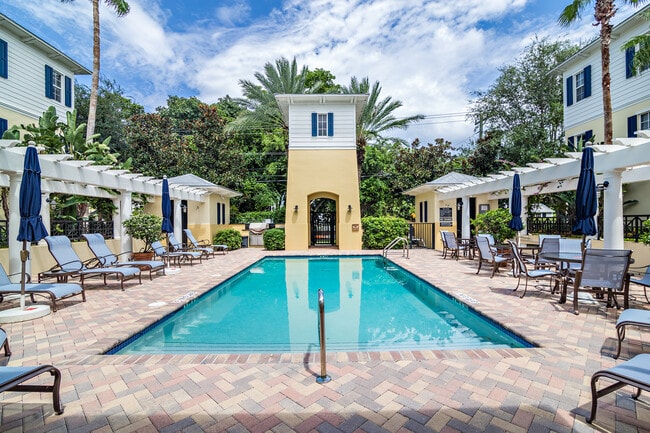 Foto del edificio - 310 Tuxedo Ln