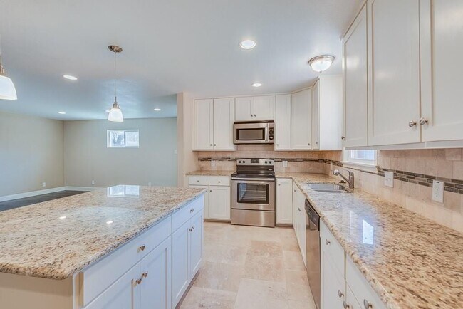 Building Photo - 4804 Wateka Dr