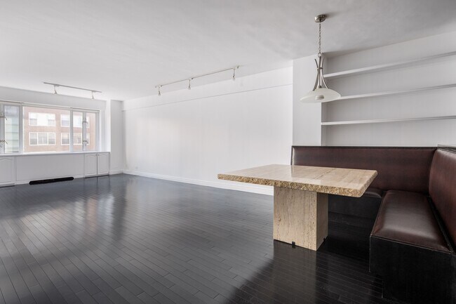 Foto del edificio - 166 E 63rd St