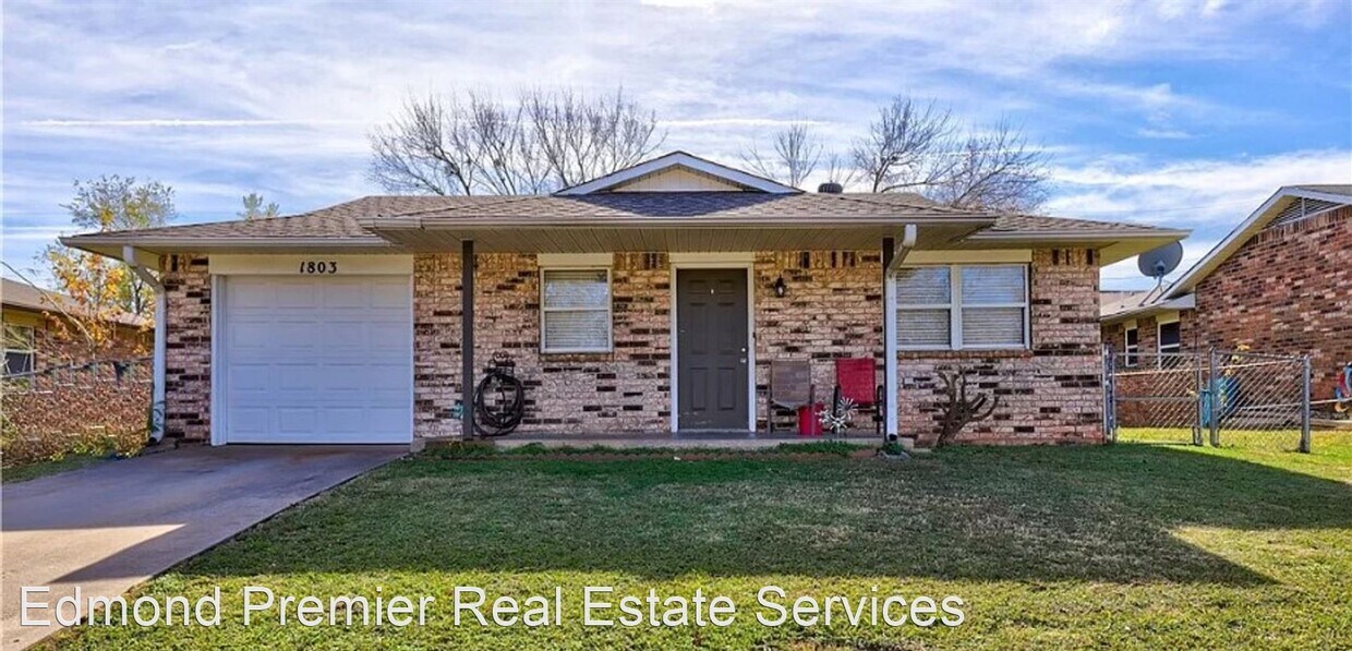 Foto principal - 3 br, 2 bath House - 1803 E Edwards