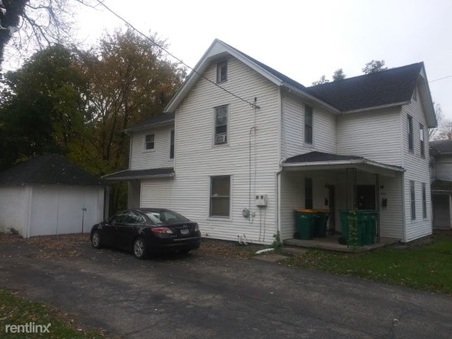 Building Photo - 2 br, 1 bath Apartment - 359 1/2 E Bowman St