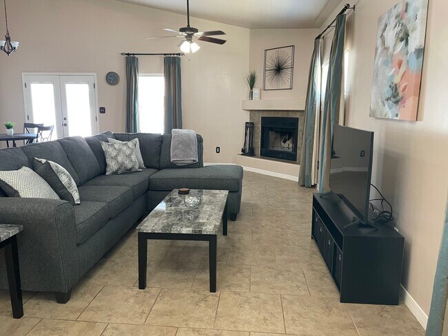 Foto del edificio - 1813 Amber Dr