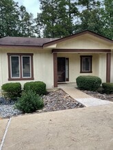 Building Photo - 17 Lindsay Ln