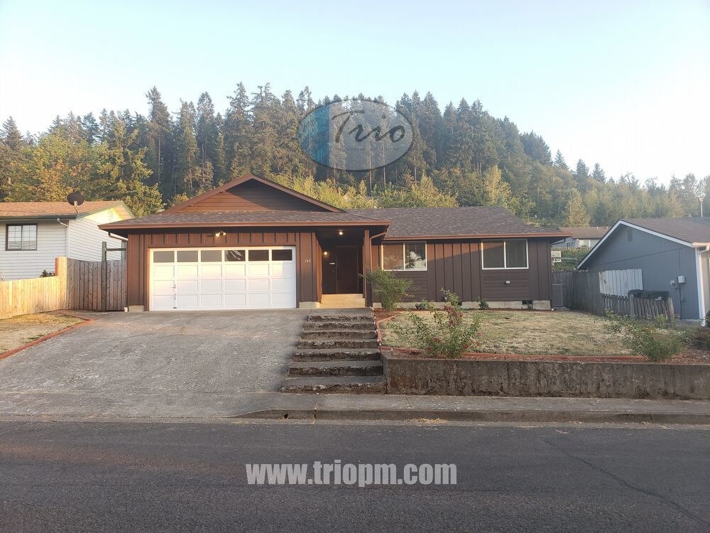 Rare find in Creswell 3 BR/2 BTH House Rental in Creswell, OR