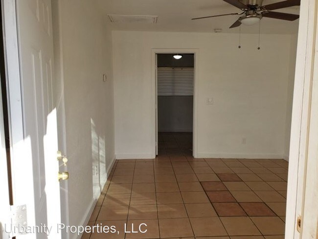 Foto del edificio - 3323 W Monroe St
