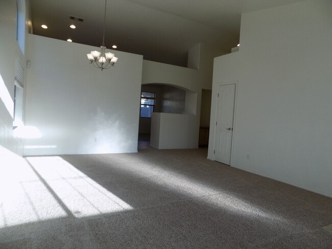 Building Photo - Single Story 4 Bedroom