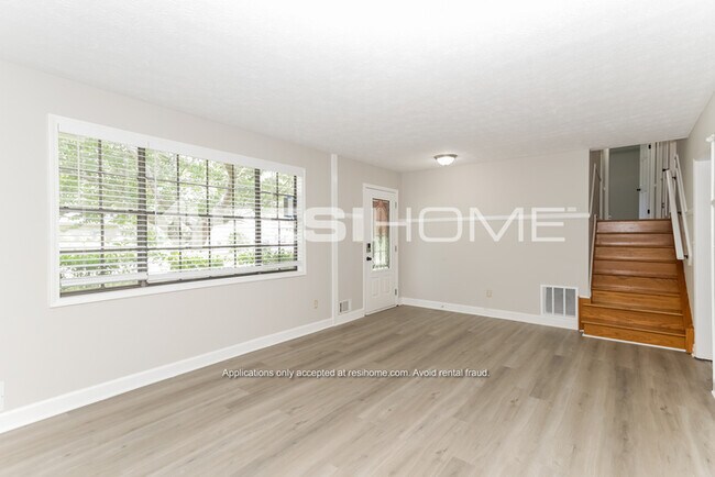 Building Photo - 7739 Glen Devon Rd