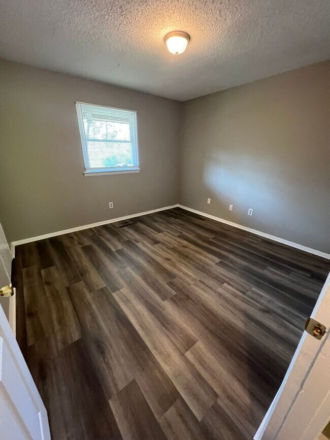 Foto del edificio - 515 Mountain Ridge Rd