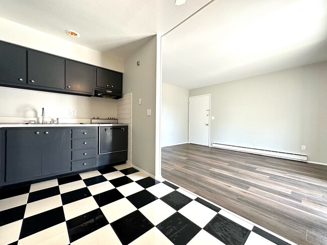 Building Photo - 9960 Chateau Roi Ct