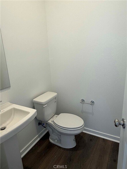 Foto del edificio - 32879 Manhattan Ave