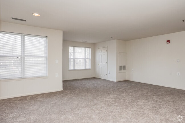 3BR, 2BA - 1.256SF - Madrona - Overland Gardens