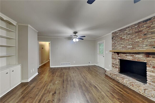 Foto del edificio - 1250 Ridgefield Dr
