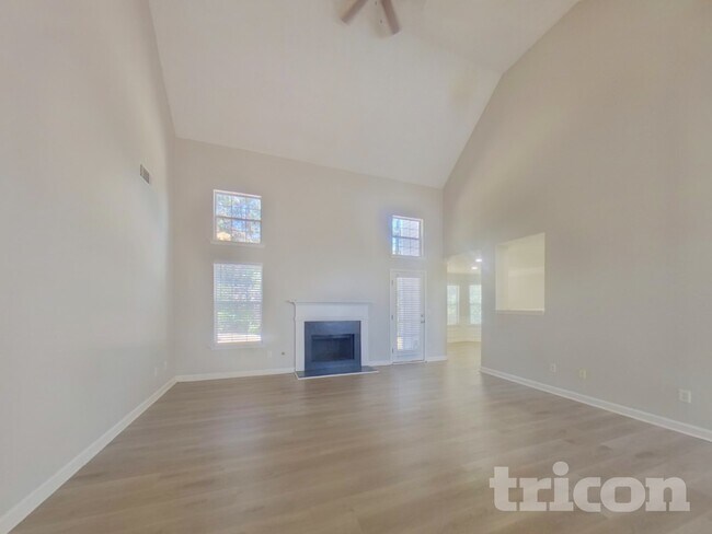 Foto del edificio - 12513 Lakeside Pkwy