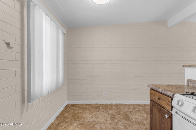 Building Photo - 502 North 11th St