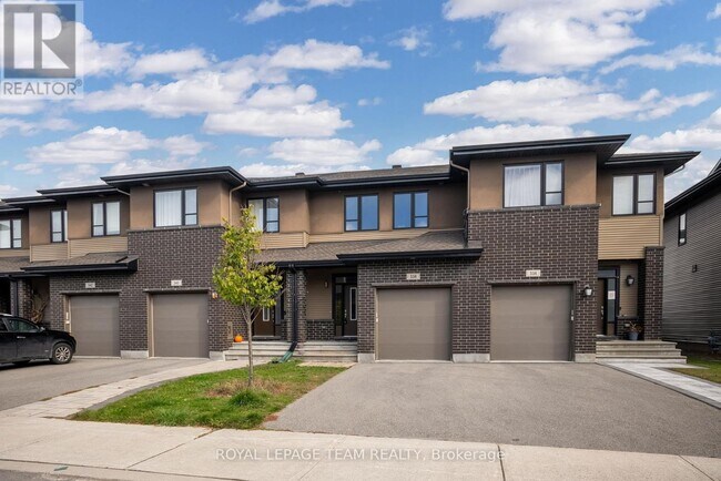 Building Photo - 338 Nonius St