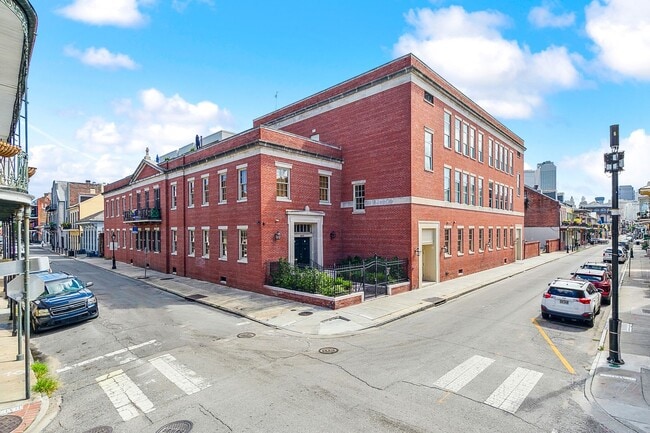 Interior Photo - The Academy Luxury Apartments and Townhomes