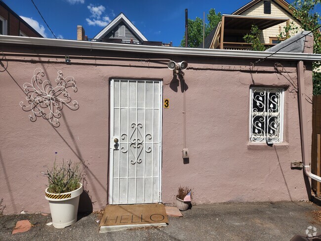 Building Photo - 1042 S Clarkson St