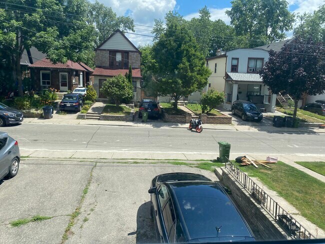 Photo du bâtiment - 158 Ashdale Av