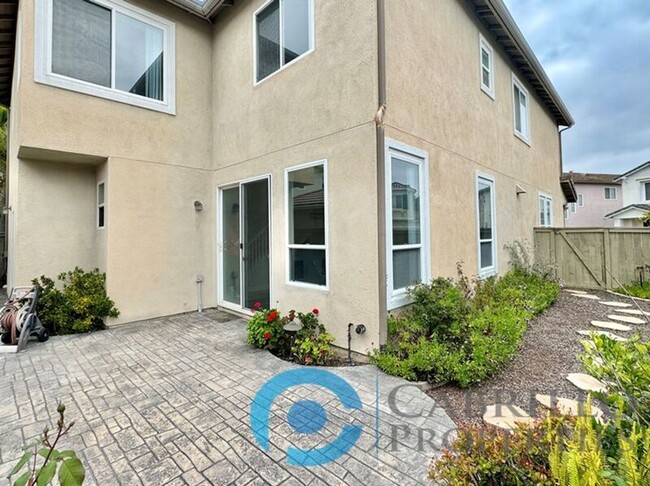 Foto del edificio - 12177 Pepper Tree Ln