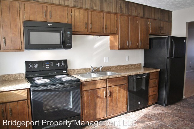Building Photo - 6007 Willow Spring Rd