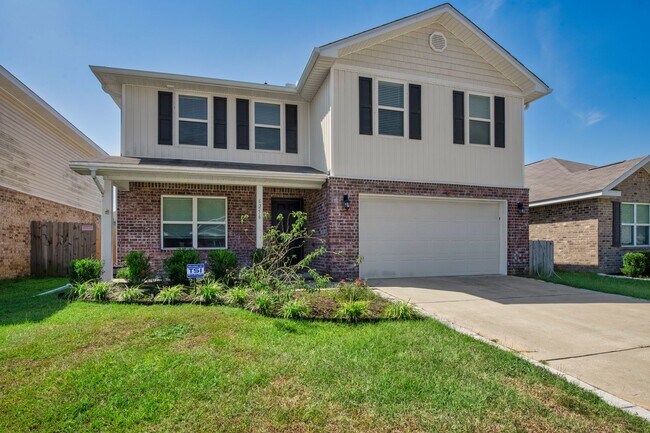 Foto del edificio - Milton Gem: 4BR/2.5BA, 2,200 Sq Ft, Fenced...