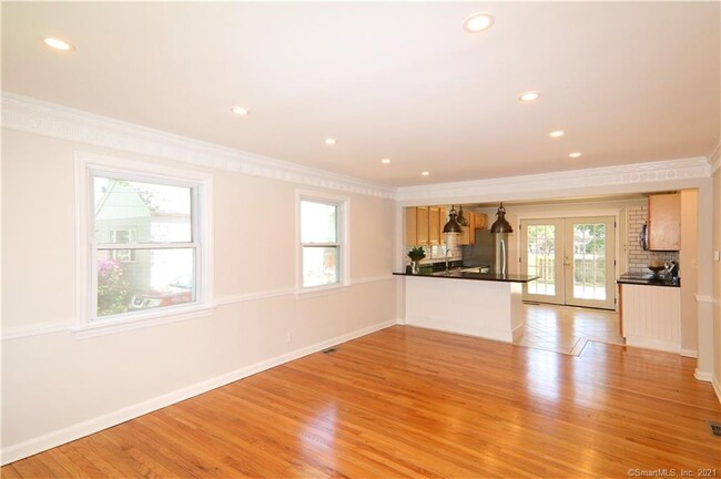 Foto del edificio - 63 Woodcrest Rd