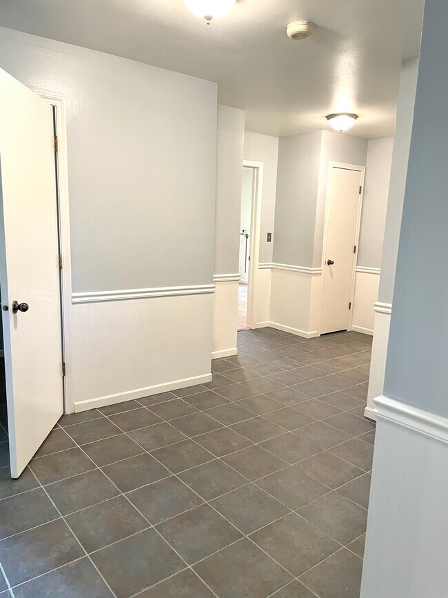 Hallway - 469 Center St