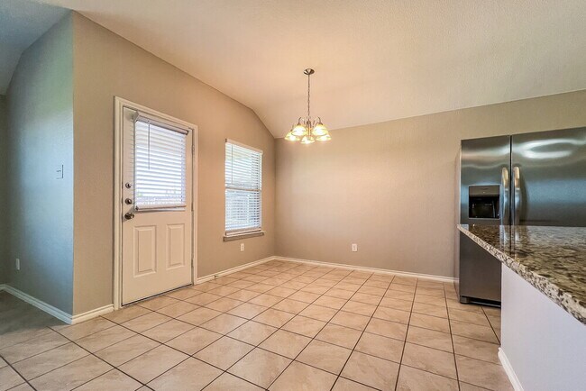 Building Photo - 1021 Decker Dr