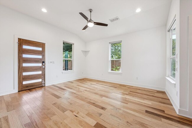 Foto del edificio - 1300 Walnut Ave