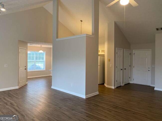 Foto del edificio - 4343 Grey Park Dr NE