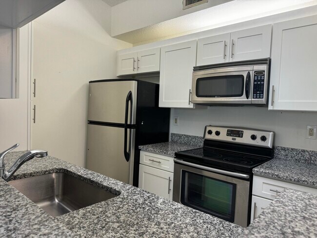 Building Photo - 2500 SE Anchorage Cv