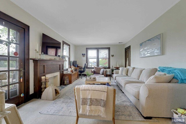 Foto del edificio - 348 Evergreen Pl