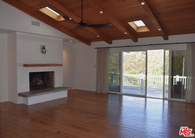 Building Photo - 11365 Chalon Rd