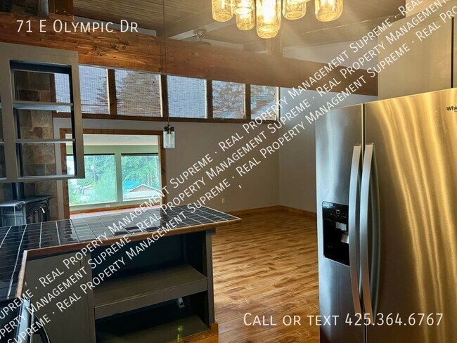 Building Photo - Cozy Grapeview Home On Mason Lake