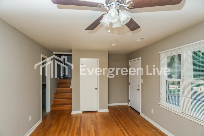 Foto del edificio - 4910 Roebuck Rd NW