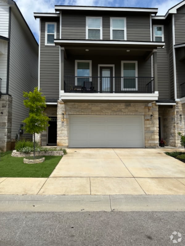 Building Photo - 21507 James Charles