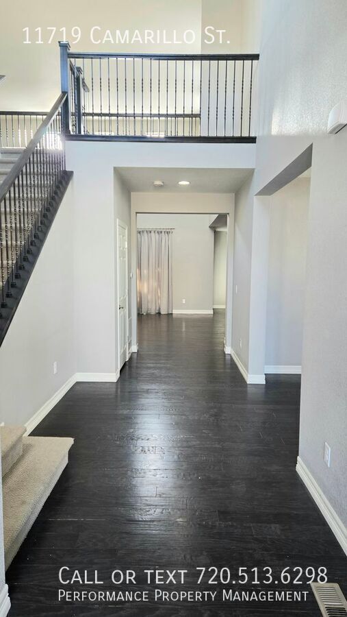 Building Photo - 11719 Camarillo St