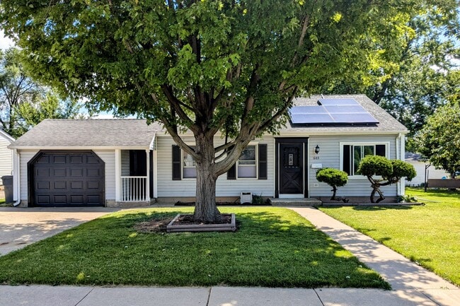 Building Photo - 603 Kingston Dr